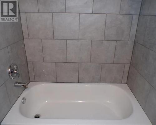 9 Central Ave, Elliot Lake, ON 