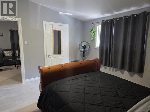 9 Central Ave, Elliot Lake, ON 