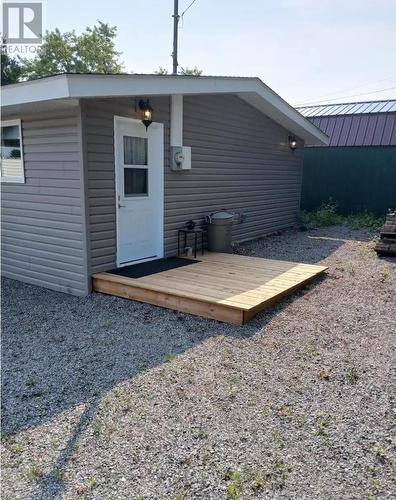 9 Central Ave, Elliot Lake, ON 