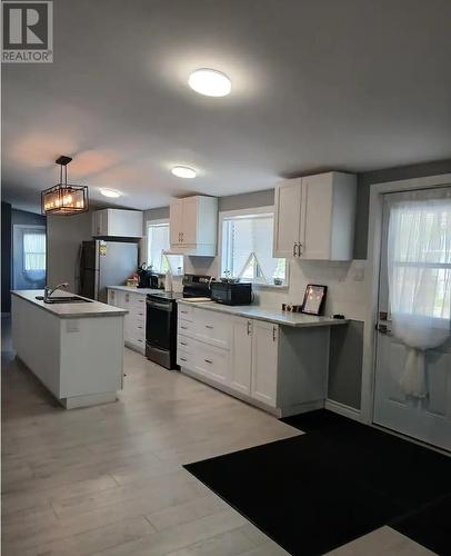 9 Central Ave, Elliot Lake, ON 