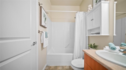 #307-2747 Jacklin Rd, Langford, BC - Indoor Photo Showing Bathroom