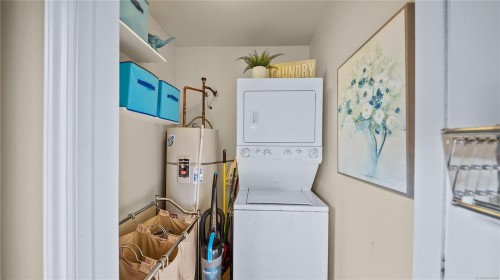 #307-2747 Jacklin Rd, Langford, BC - Indoor Photo Showing Laundry Room