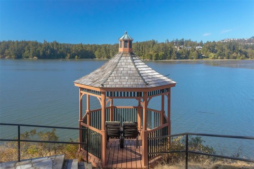 2348 Chilco Rd, View Royal, BC 