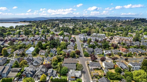 1779 Lillian Rd, Victoria, BC 
