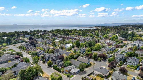 1779 Lillian Rd, Victoria, BC 