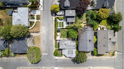 1779 Lillian Rd, Victoria, BC 