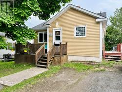 39 Crescent Heights  Grand Falls-Windsor, NL A2A 1L2