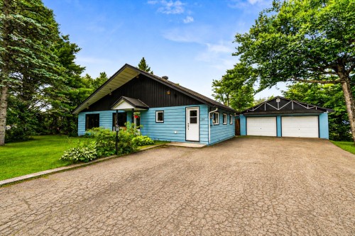 135 Rue du Cap  Saint-Colomban, QC J5K 2G6