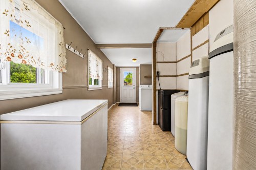 Mud Room - 135 Rue Du Cap, Saint-Colomban, QC 