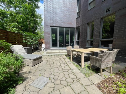 Cour - 412-3300 Av. Troie, Montréal (Côte-Des-Neiges/Notre-Dame-De-Grâce), QC 