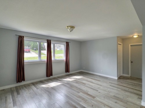 Living Room - 265 Rue Boucher, Témiscaming, QC 