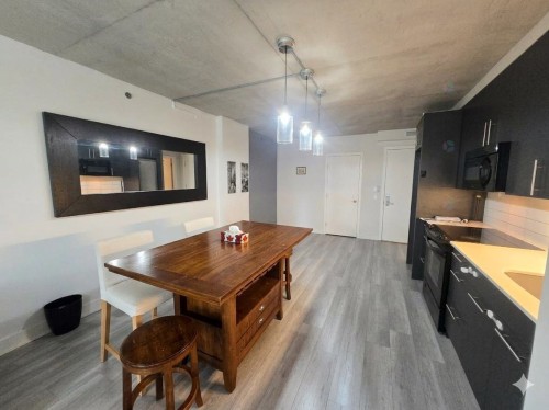 Coin-repas - 219-950 Rue Notre-Dame O., Montréal (Le Sud-Ouest), QC - Indoor