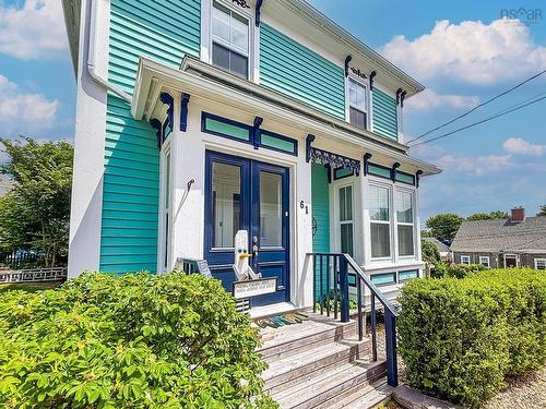 61 York Street  Lunenburg, NS B0J 2C0