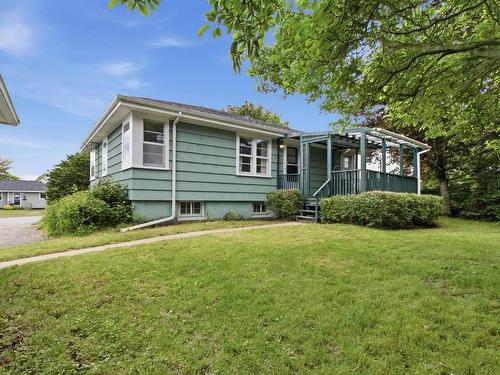 3 Guysborough Avenue, Dartmouth, NS 
