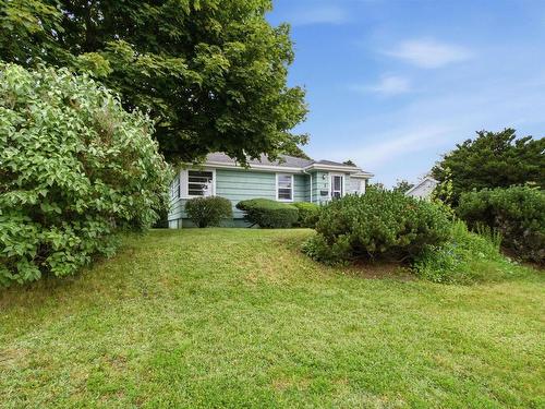 3 Guysborough Avenue, Dartmouth, NS 