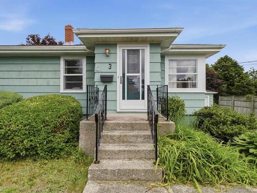 3 Guysborough Avenue, Dartmouth, NS 