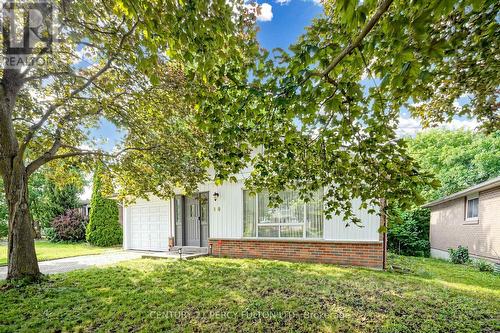 10 Devins Drive, Aurora, ON 