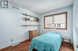 Bedroom 2 could be an office - 