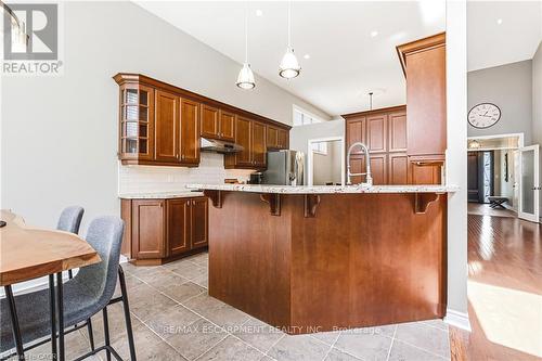 2178 Berwick Drive, Burlington, ON - Indoor Photo Showing Kitchen
