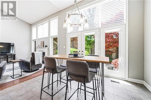 2178 Berwick Drive, Burlington, ON - Indoor Photo Showing Dining Room