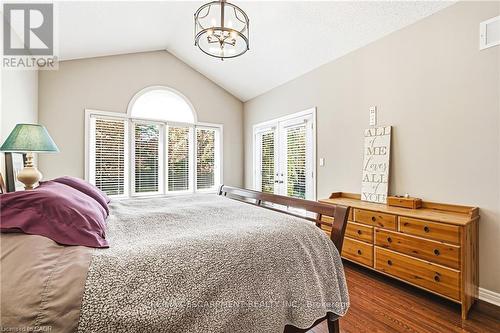 2178 Berwick Drive, Burlington, ON - Indoor Photo Showing Bedroom