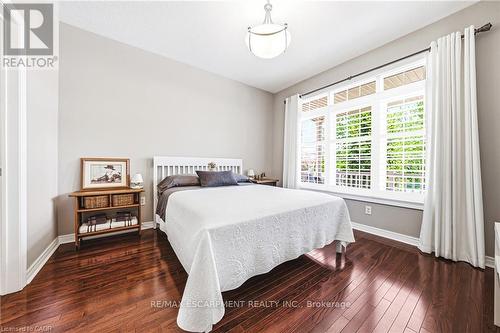 2178 Berwick Drive, Burlington, ON - Indoor Photo Showing Bedroom