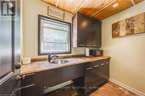 2178 Berwick Drive, Burlington, ON - Indoor Photo Showing Other Room