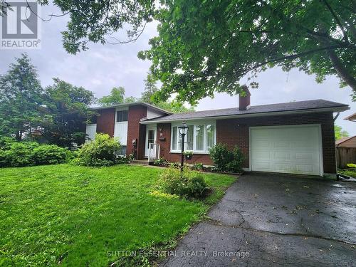 18 VANIER DRIVE  Brockville, ON K6V 3J5