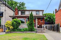 40 DUNKIRK ROAD Toronto, ON M4C 2M3