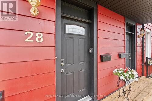 28 5Th Street E, Cornwall, ON - Outdoor With Exterior