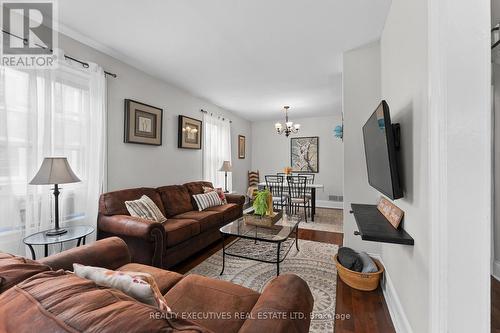 28 5Th Street E, Cornwall, ON - Indoor Photo Showing Living Room