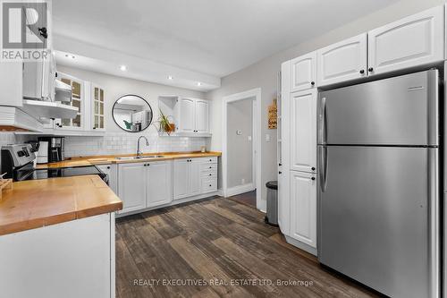 28 5Th Street E, Cornwall, ON - Indoor Photo Showing Kitchen