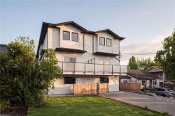 #3-913 Dale St Saanich, BC V8X 2V9
