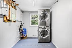 Bedroom 3 & laundry - 