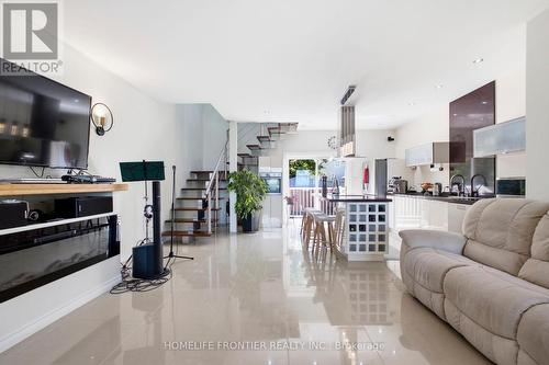 813 Lake Drive E, Georgina, ON 