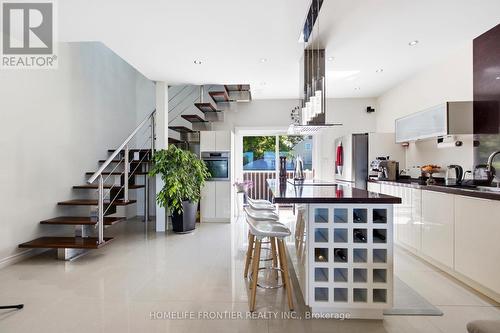 813 Lake Drive E, Georgina, ON 