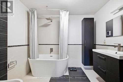 813 Lake Drive E, Georgina, ON 