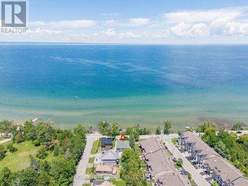 813 Lake Drive E, Georgina, ON 