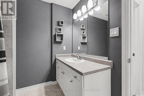 555 Foxlight Circle, Ottawa, ON 