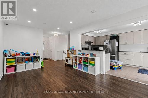 555 Foxlight Circle, Ottawa, ON 