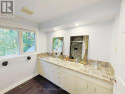2nd floor 5pc main bathroom - 