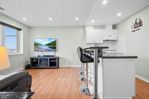 205-3 Dayspring Circle, Brampton, ON - Indoor