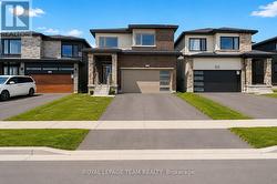 803 CROSSGATE STREET  Ottawa, ON K2J 7E3
