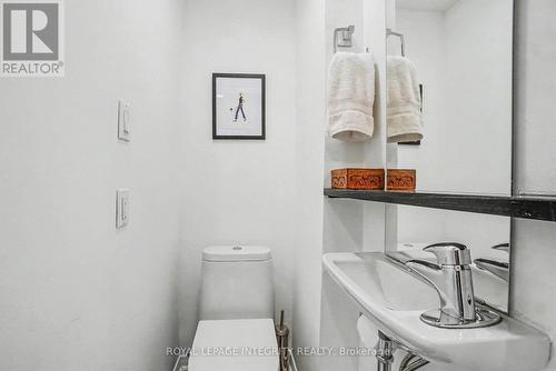 9 Holmwood Avenue, Ottawa, ON - Indoor Photo Showing Bathroom