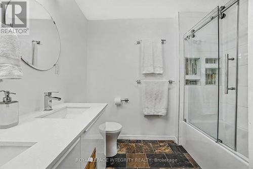 9 Holmwood Avenue, Ottawa, ON - Indoor Photo Showing Bathroom