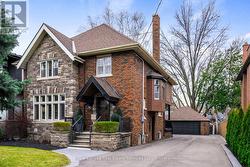 28 THOMPSON AVENUE  Toronto (Stonegate-Queensway), ON M8Z 3T3