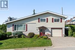 1 HARDY CRESCENT  Brockville, ON K6V 3A2
