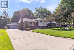 3659 BRUCE AVENUE Windsor, ON N9E 1W4