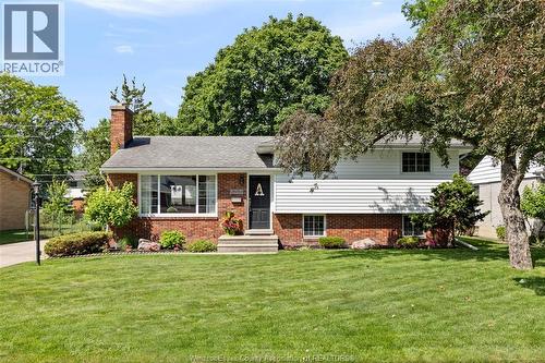 3659 BRUCE AVENUE  Windsor, ON N9E 1W4