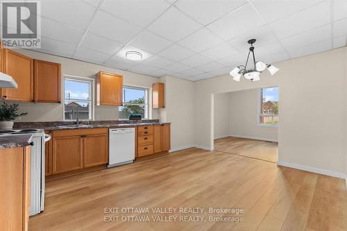 164 Maple Avenue, Pembroke, ON 